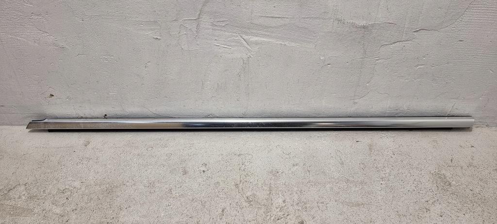 фото №11, Молдинг уплотнитель дверь левый перед bmw x7 g07