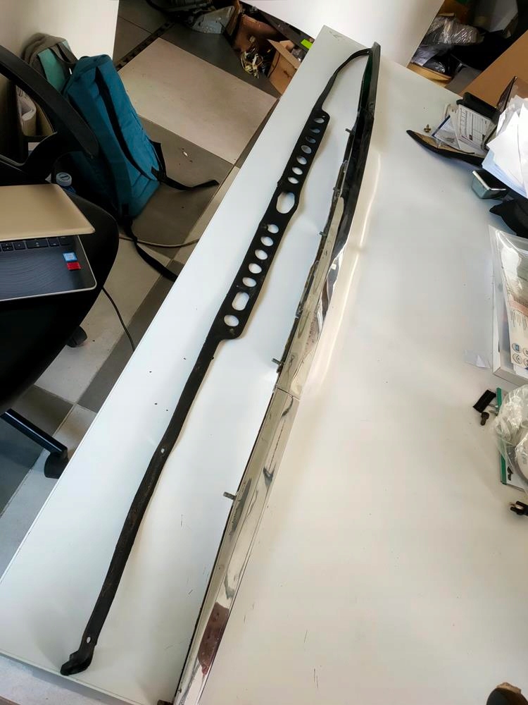 фото №12, Задній gryf хром 3 частини з прокладка mercedes 107