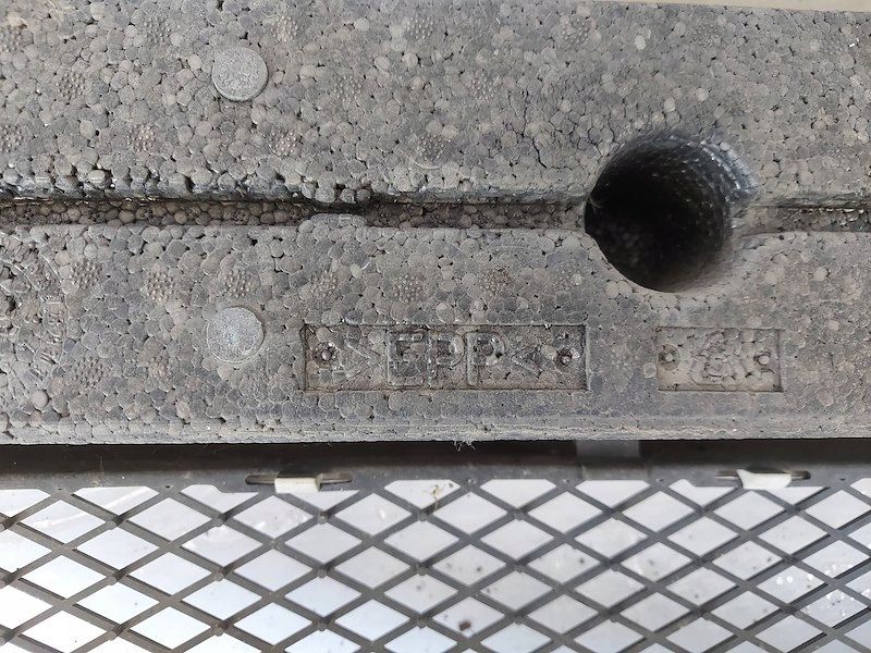 Бампер перед передний решётка 1688853025 mercedes a-klasa w168 рестайлинг Доставка