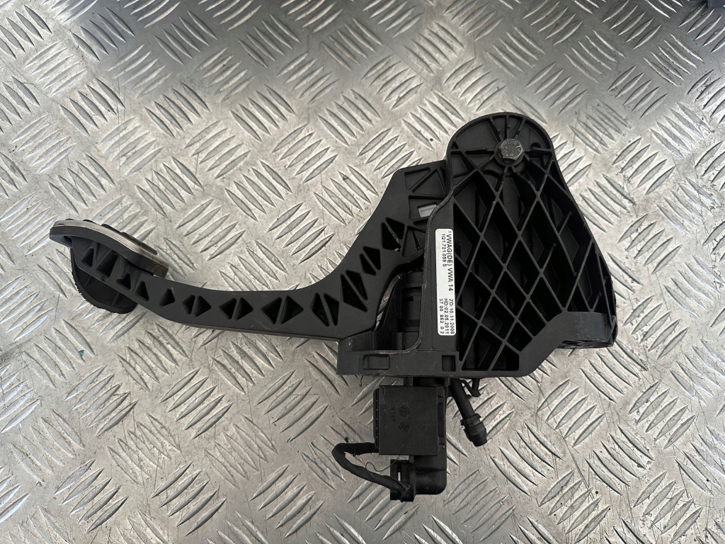 фото №1, Vw golf vi 1.2 tsi педаль сцепления 1q1721059s