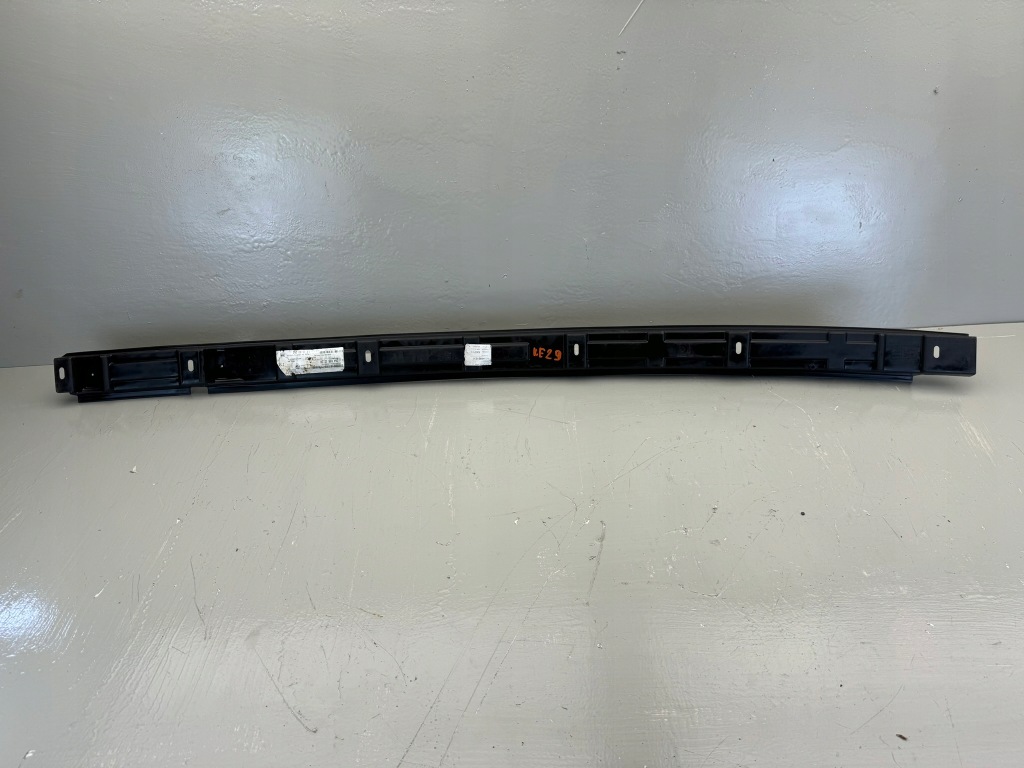 Mercedes gl 1 1 x164 06-12r накладка  порога  стойка правая правый  a1646981230 с Разборки
