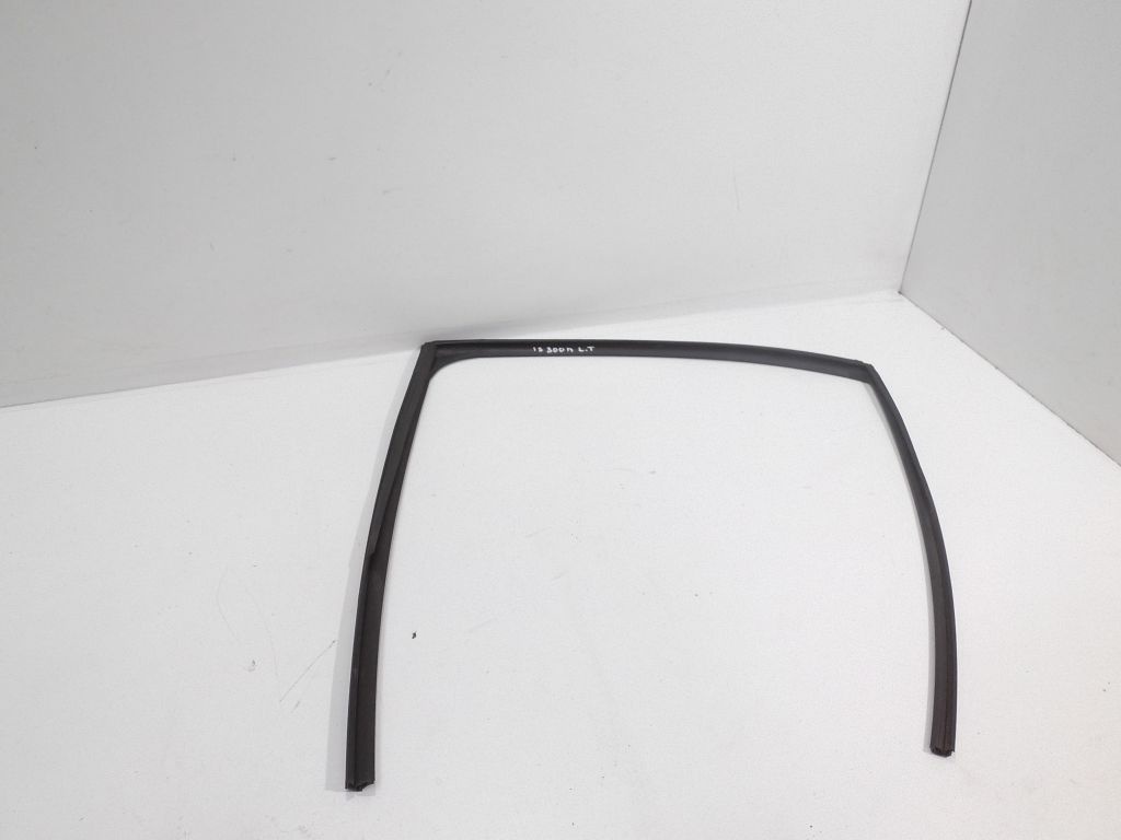 фото №1, Lexus is 300h 200t 16r прокладка дверь стекло задняя