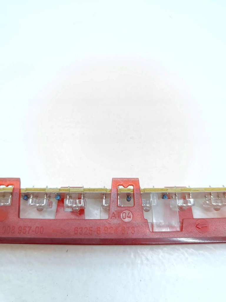 фото №9, Bmw 1 e81 e87 2009 третий свет стоп