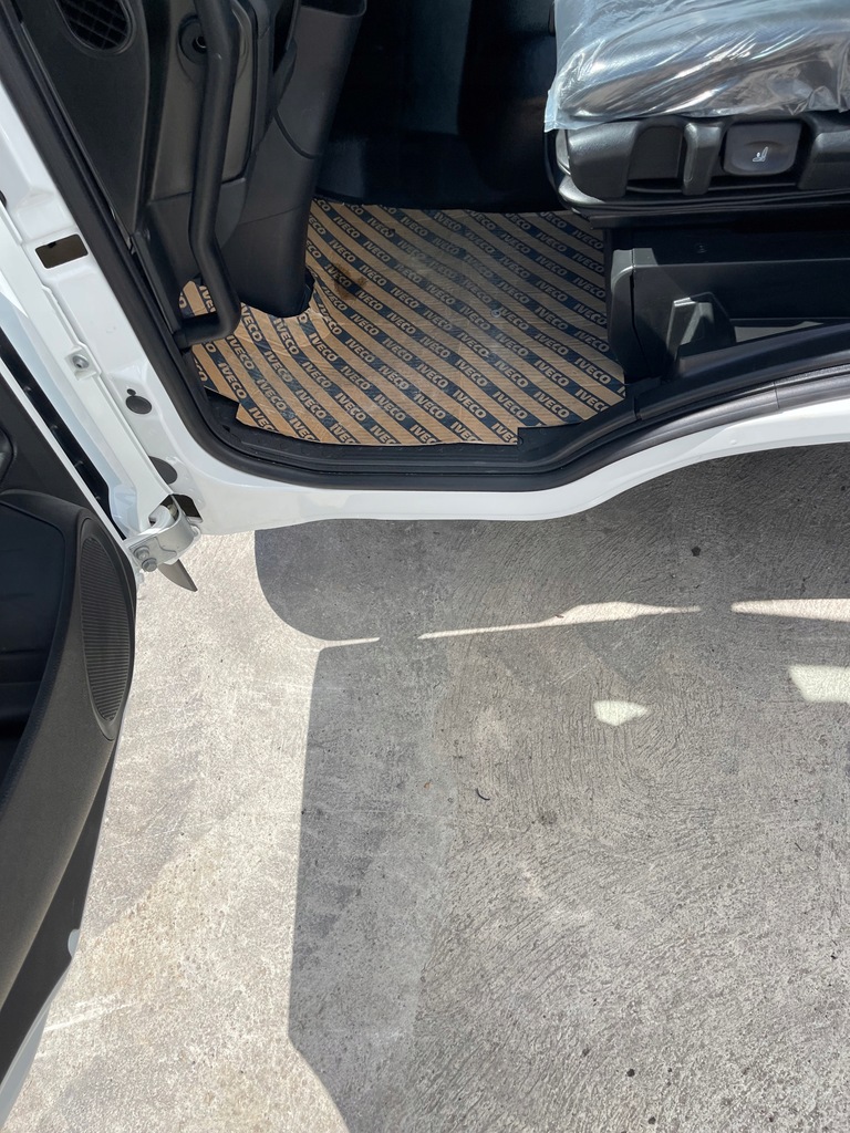 фото №8, Кабіна iveco eurocargo mlc 75,120,150, day салонний