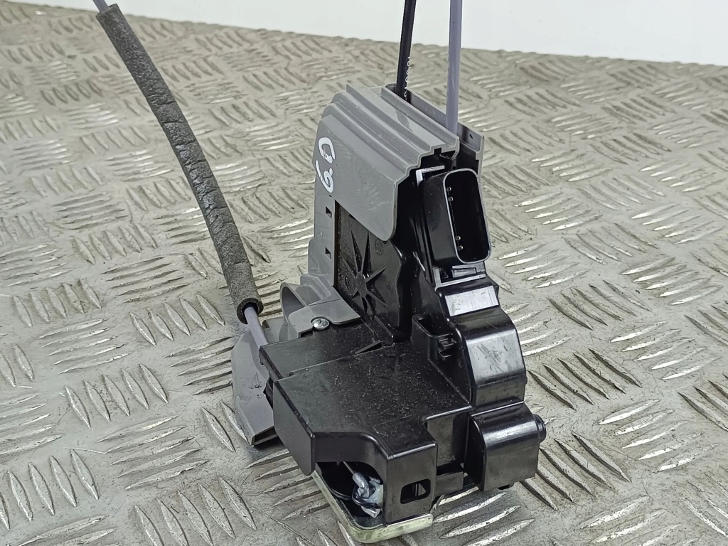 2019 ssangyong rexton замок двері задніх 7131036000 Недорого