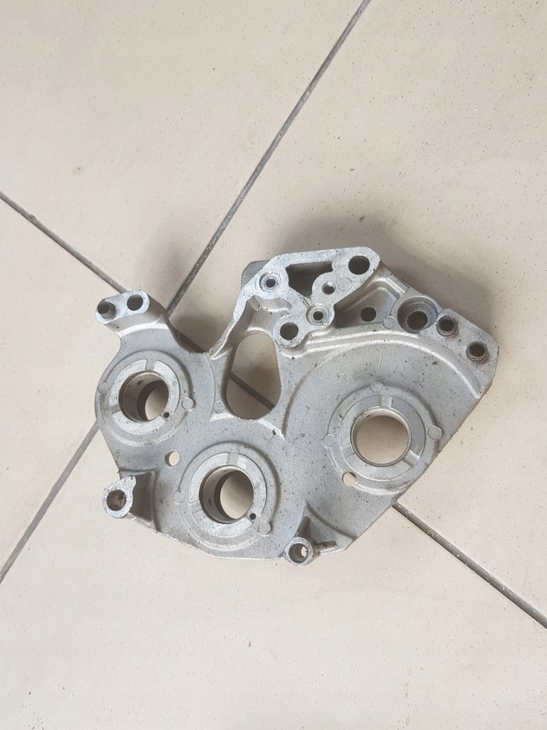 фото №1, Пластина кронштейн audi rs4 5 4.2 fsi cfs 079109359cs