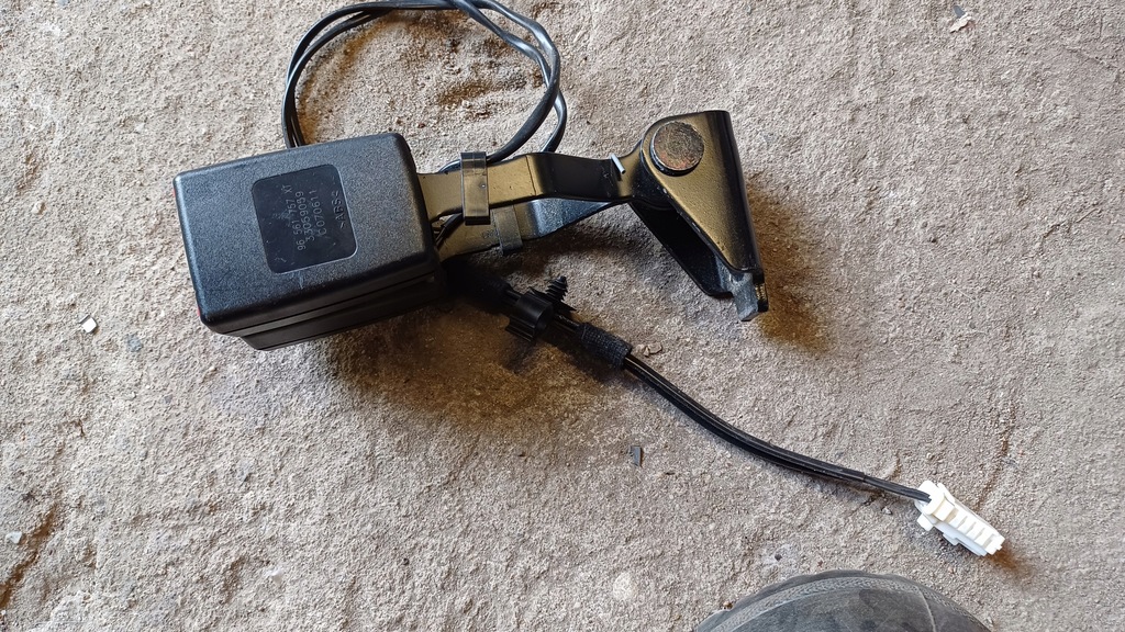 фото №1, Citroen c5 iii клипса поперечина 96561757