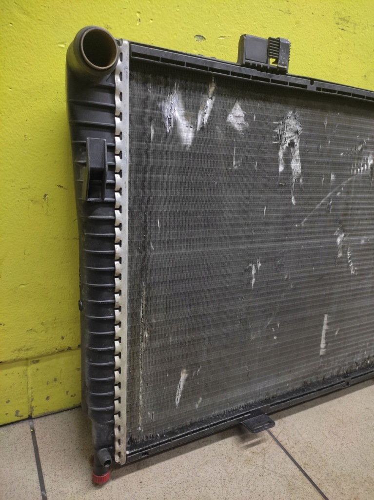 Mercedes w202 1.8 радиатор воды 2025002103 Недорого