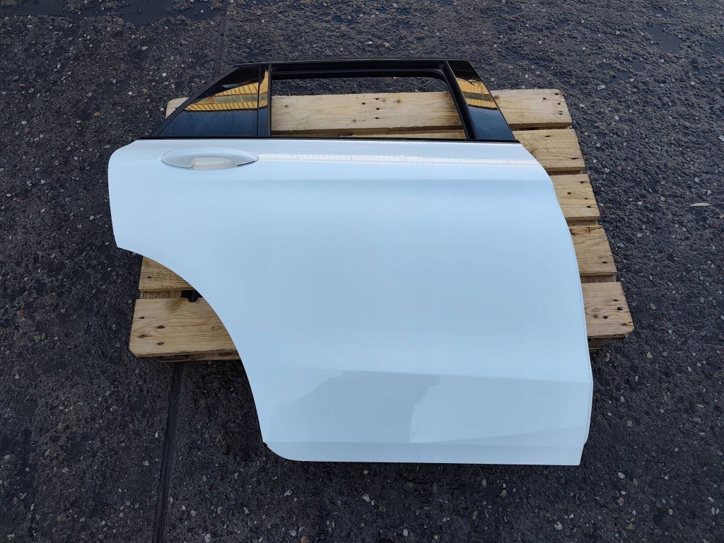 фото №1, Mercedes x253 glc правое задние дверь 149