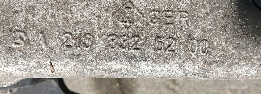 фото №3, Mercedes w213 поворотный кулак ступица правая перед 4-matic