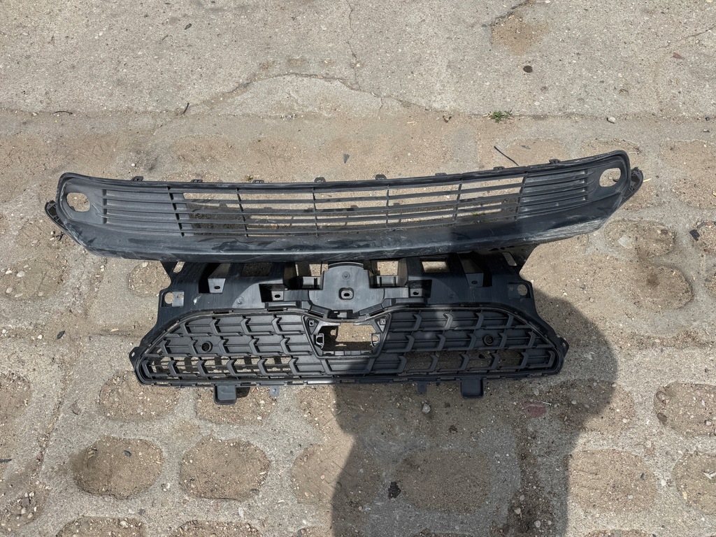 фото №11, Toyota yaris cross 20- накладка решётка спойлер бампера перед 52129-0d080