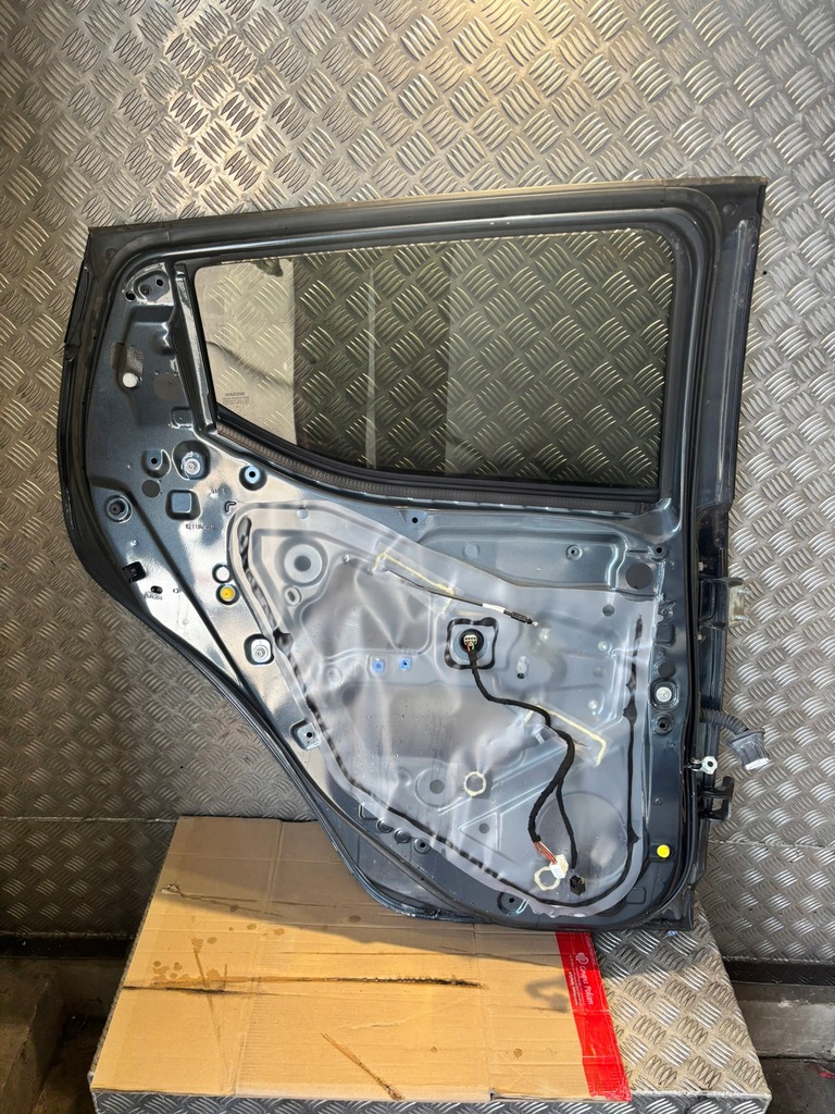 фото №9, Nissan micra k14 дверь левый задняя оригинал повреждённые tekpn