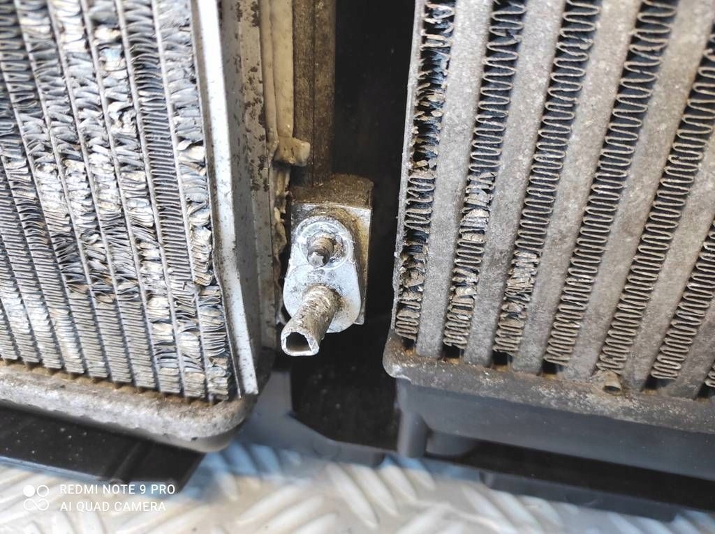 фото №13, Peugeot 308 i t7 lift 1.6 e-hdi pas передній підсилювач радіатор радіатор