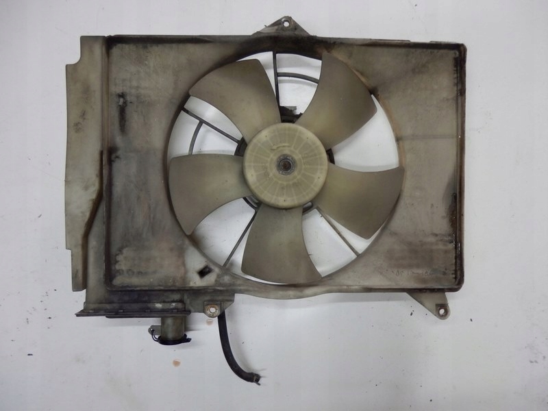 фото №1, Toyota yaris i 00 вентилятор радиатора