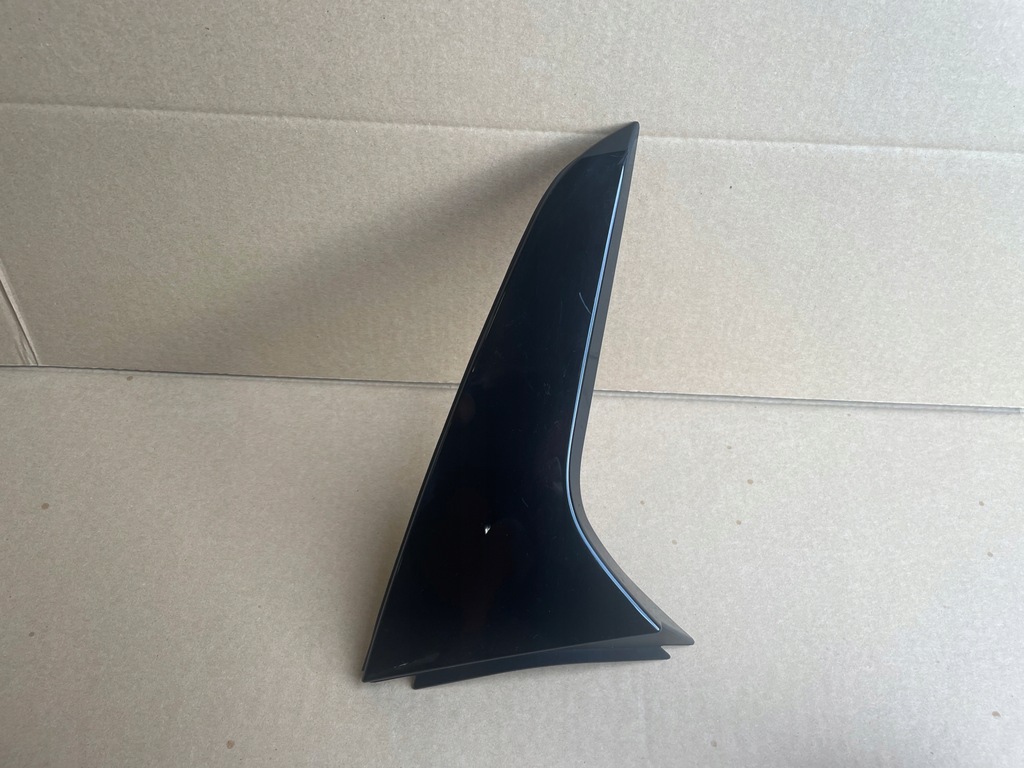 фото №1, Ford focus mk4 права молдинг кришки задня задня