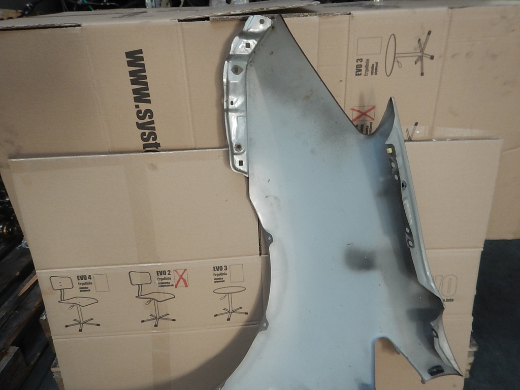 фото №8, Крыло перед правый toyota corolla versi i 2001-04