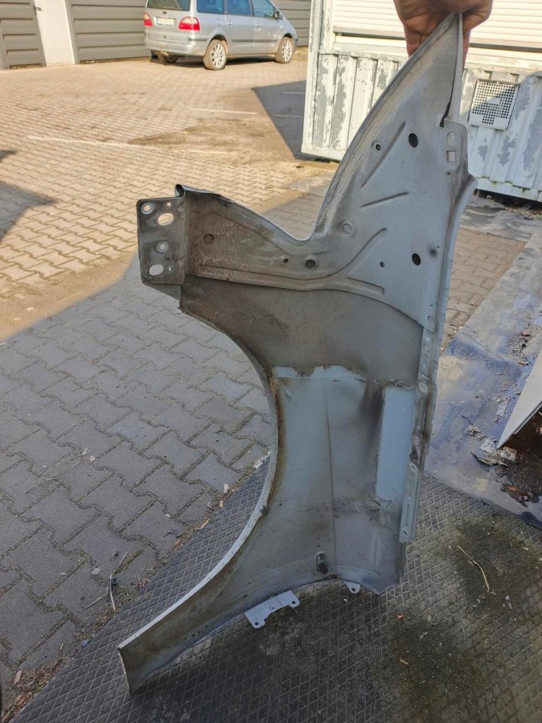 Купити Крило правий перед audi a6 c6 ly7w