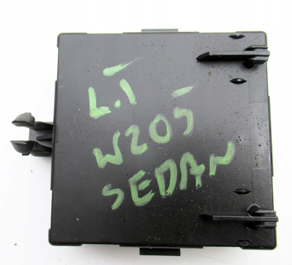 фото №1, Mercedes c-klasa w205 sedan модуль дверь левый задняя