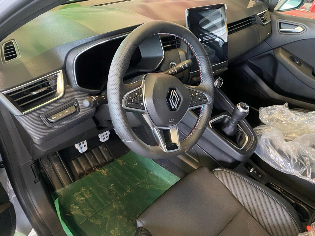 фото №11, Renault clio v alpine lift 2023 воздуховод 484008851r