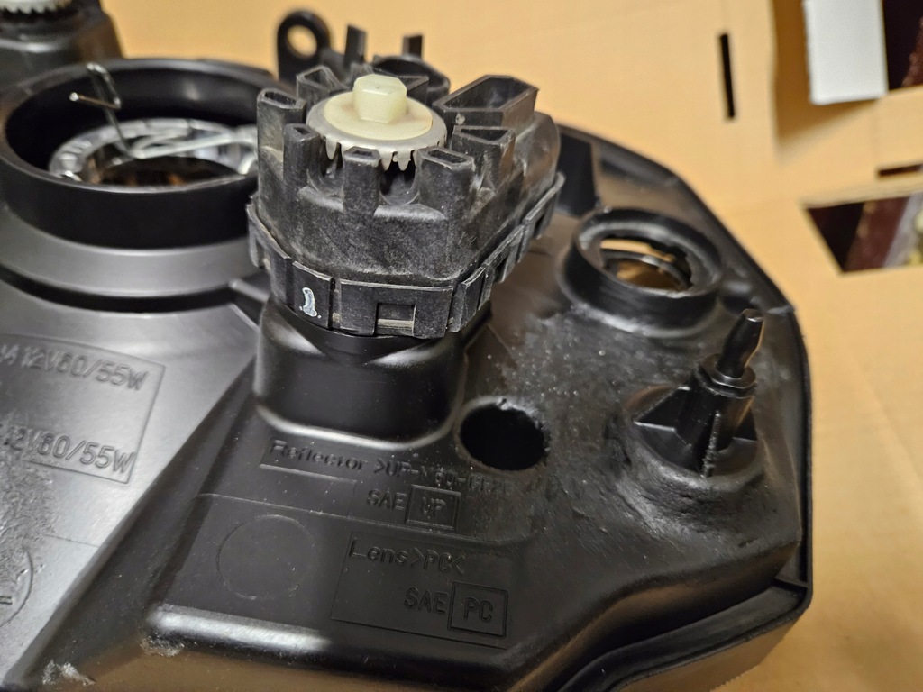 фото №10, Suzuki jimny iii лампа права перед 98-08r euro koito