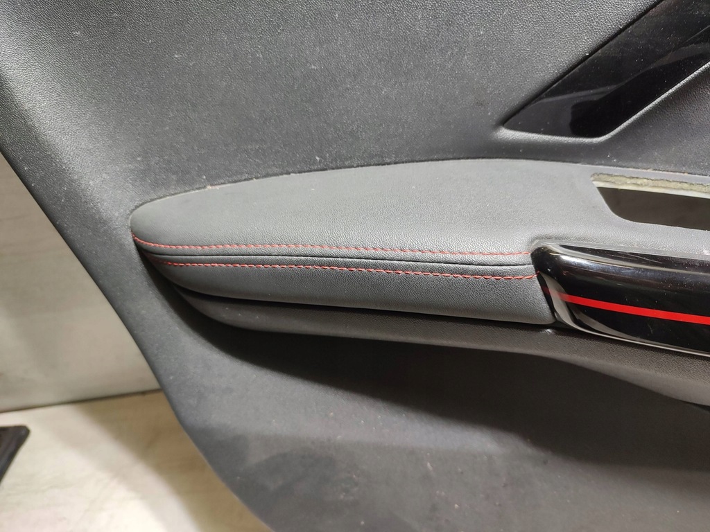 фото №10, Peugeot 2008 i 2018 перед сторона левая обшивка обивка дверь