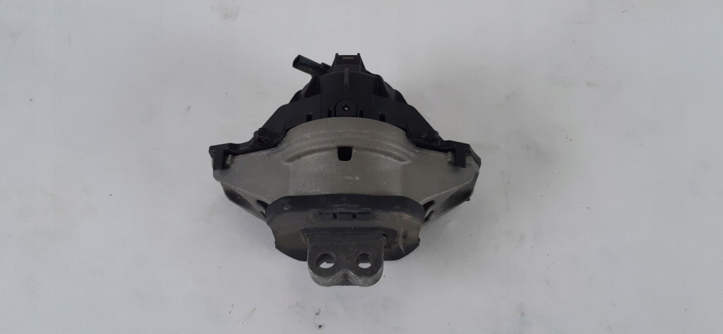 фото №1, Jeep grand cherokee wl 2.0 t кронштейн подушка двигуна права 68375802aa