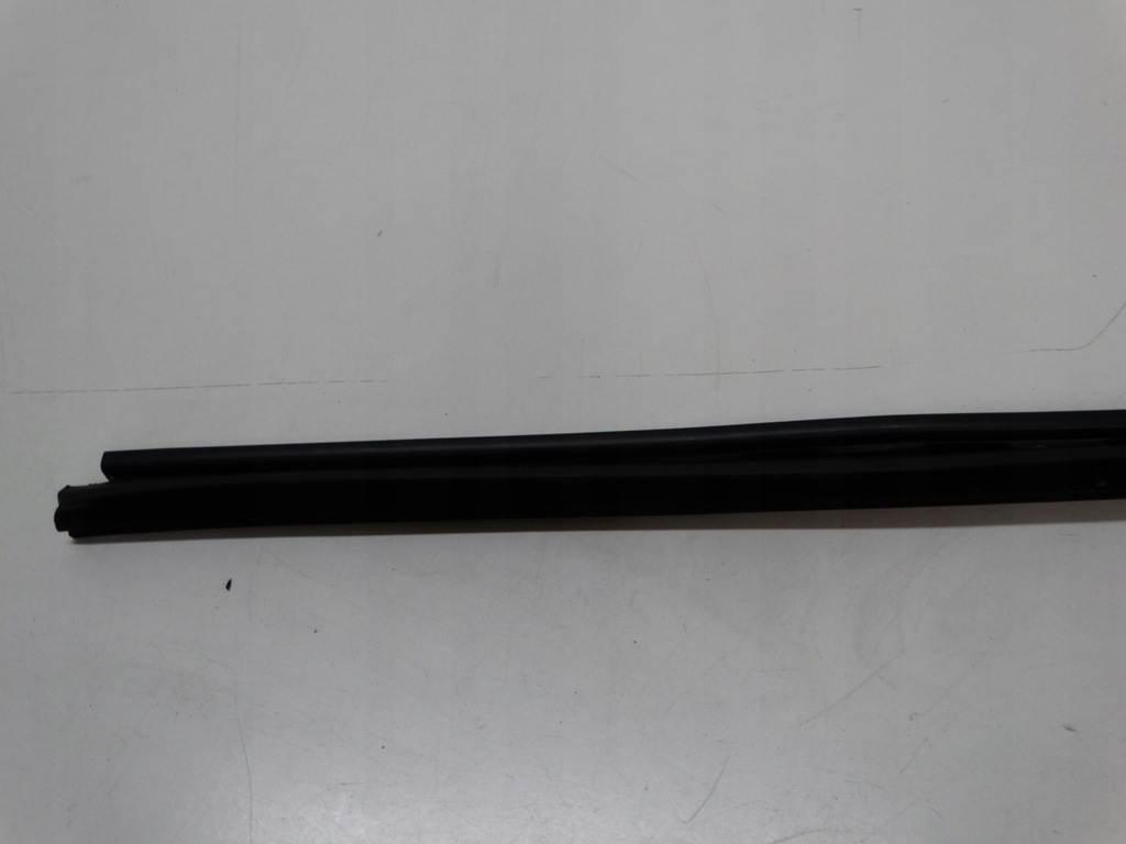 фото №7, Молдинг ущільнювач правий перед renault laguna iii