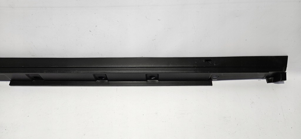 Молдинг порог правая lexus ux 18- оригинал Оригинал