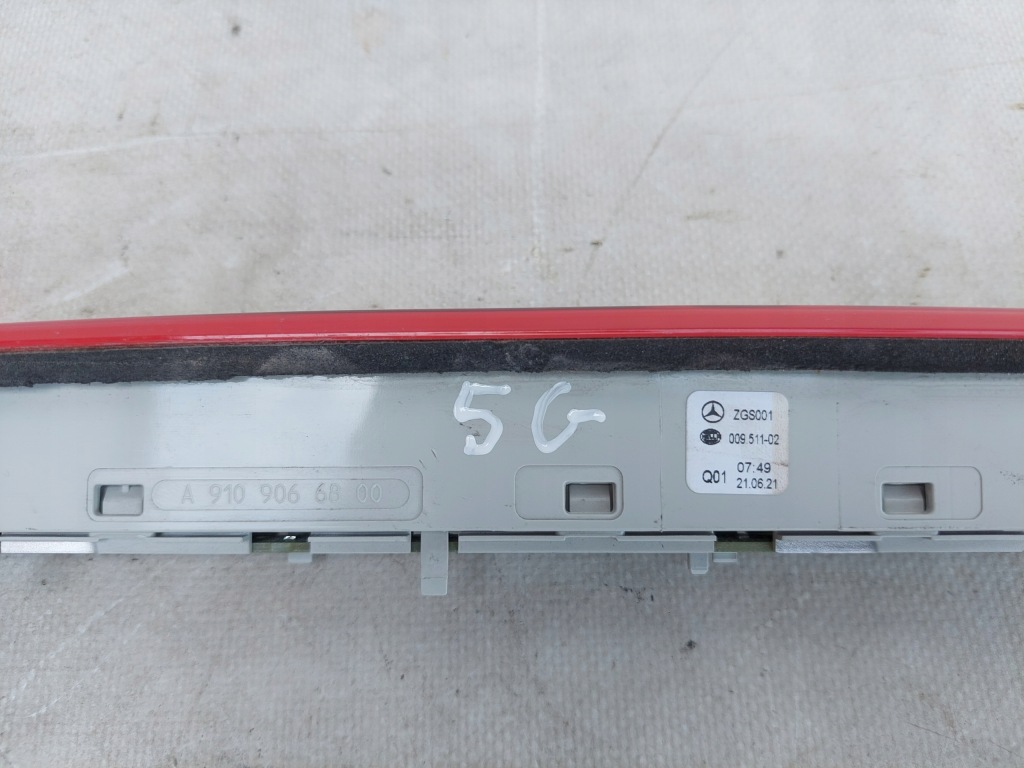 Купить Свет стоп третий средний mercedes sprinter w910 910 2018- a9109066800