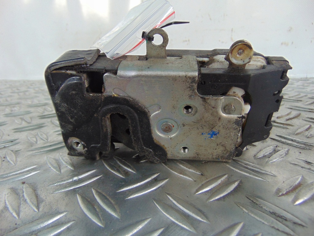 фото №1, Ford fiesta замок перед правый