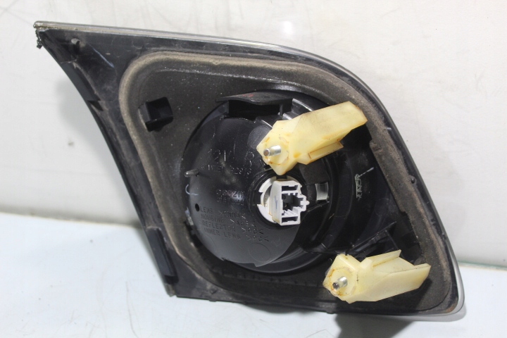 фото №2, Лампа права задня w кришка багажника mazda 3 i