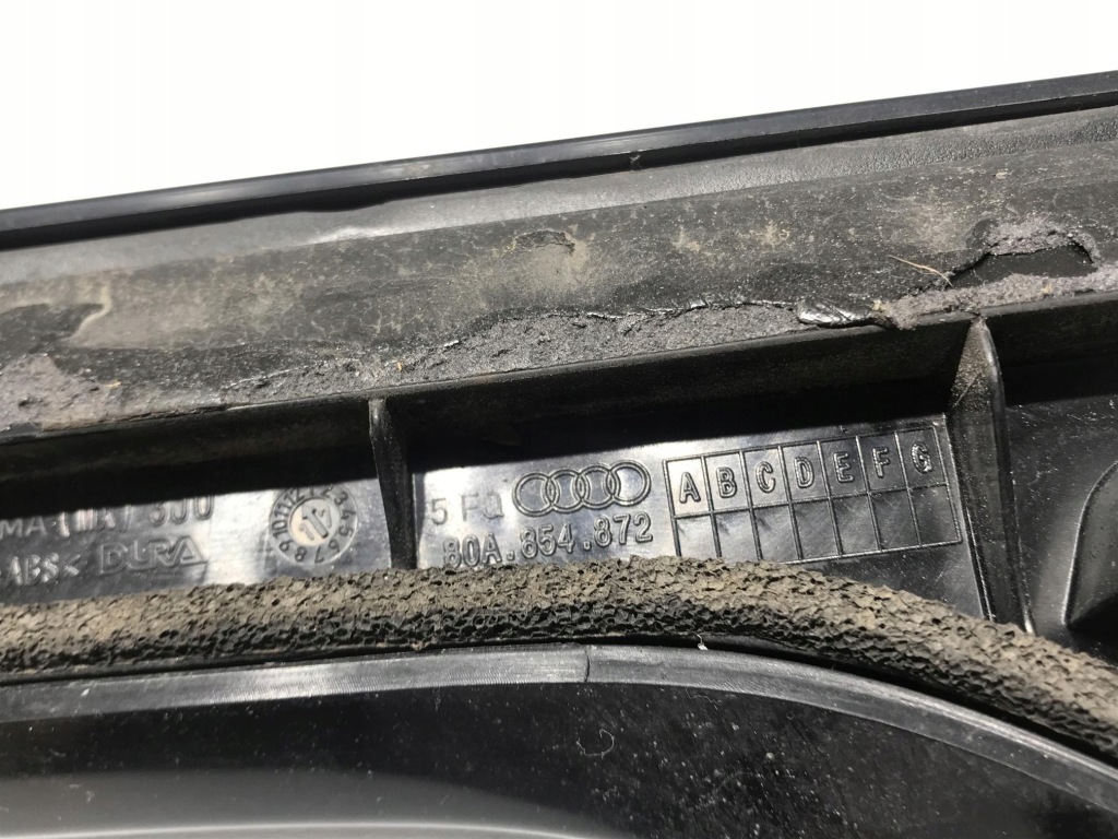 Молдинг крышки багажника audi q5 правая 80a854872 Недорого