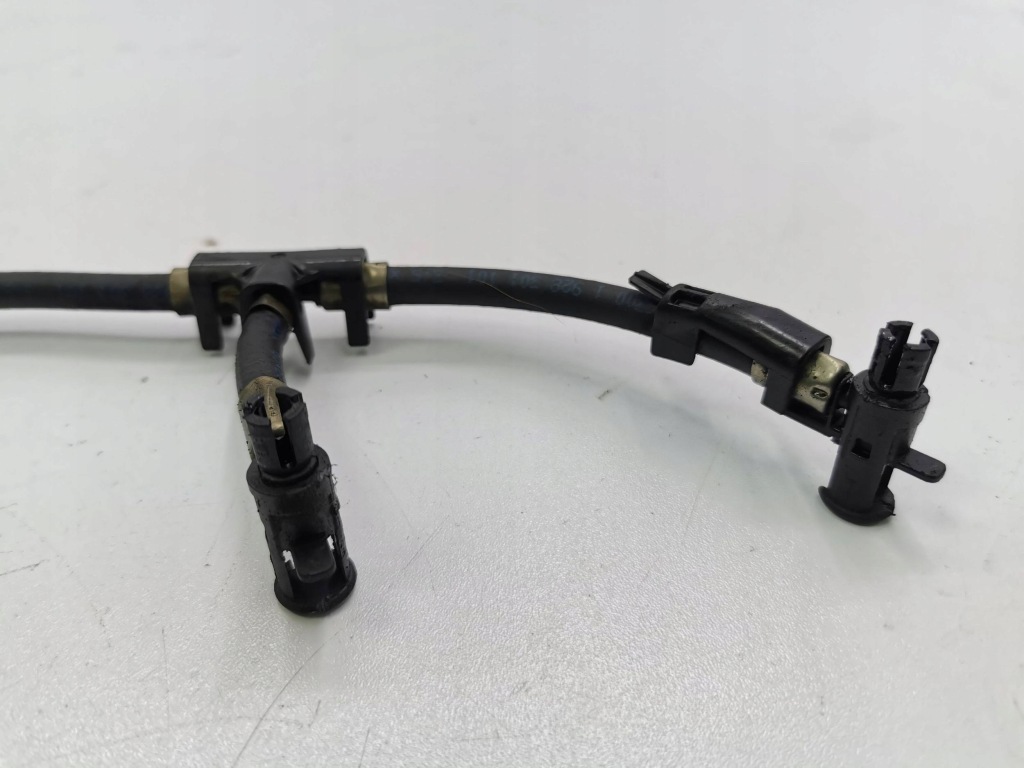 Toyota auris e180 2015 шланг обратный топлива с Разборки