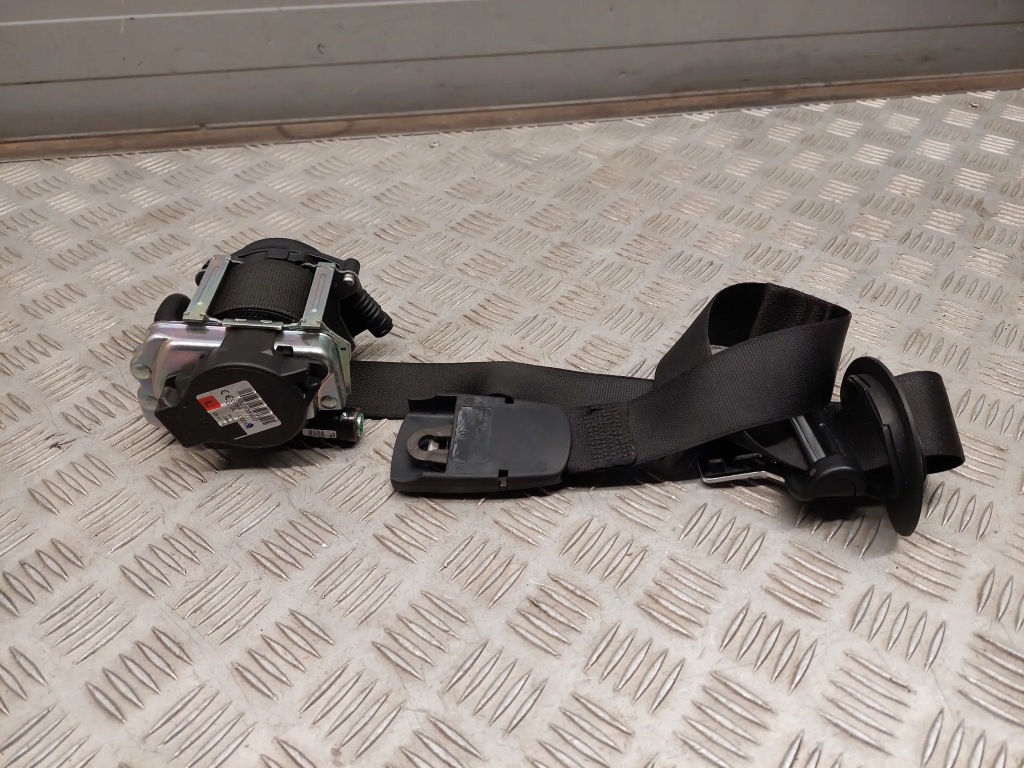 Bmw x1 f48 f49 7428111 перед сторона левая ремни безопасности Киев