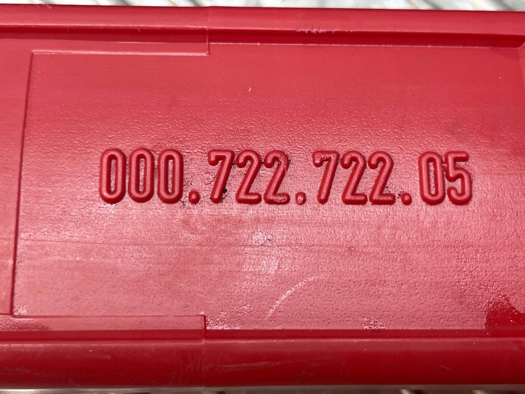 Porsche оригінальний номер 00072272205 911 997 трикутник попереджувальний Недорого