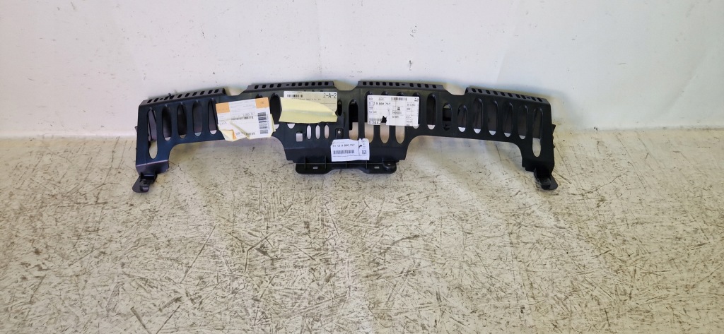 фото №2, Mini r60 r61 направляющая бампера задняя 9800757 новый