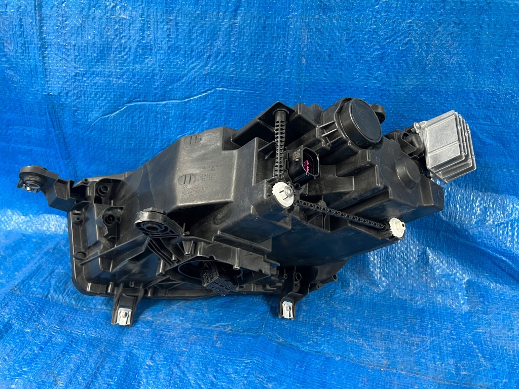 Seat ateca рестайлінг  правий фара full led Доставка