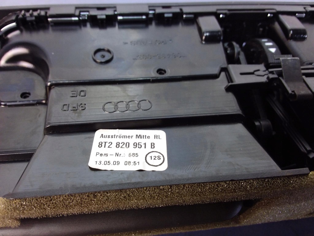 фото №4, Audi a5 8t coupe ґрати обдув повітря середній