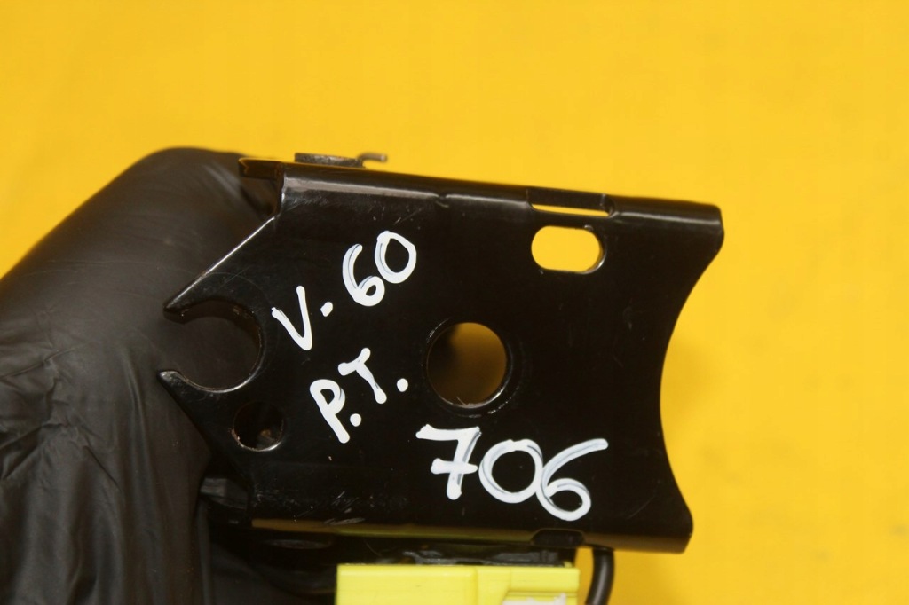 фото №8, Клипса поперечина задняя volvo оригинальный номер 31250659