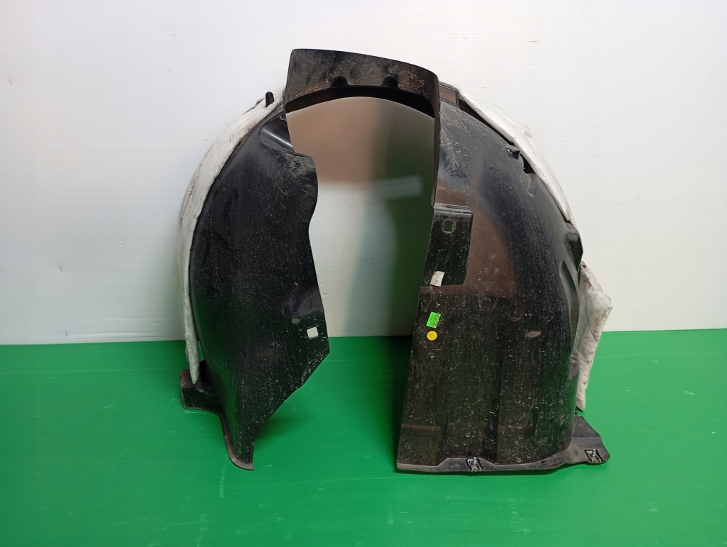Купити Підкрилок лівий перед citroen c3 iv 9858083880 oryg