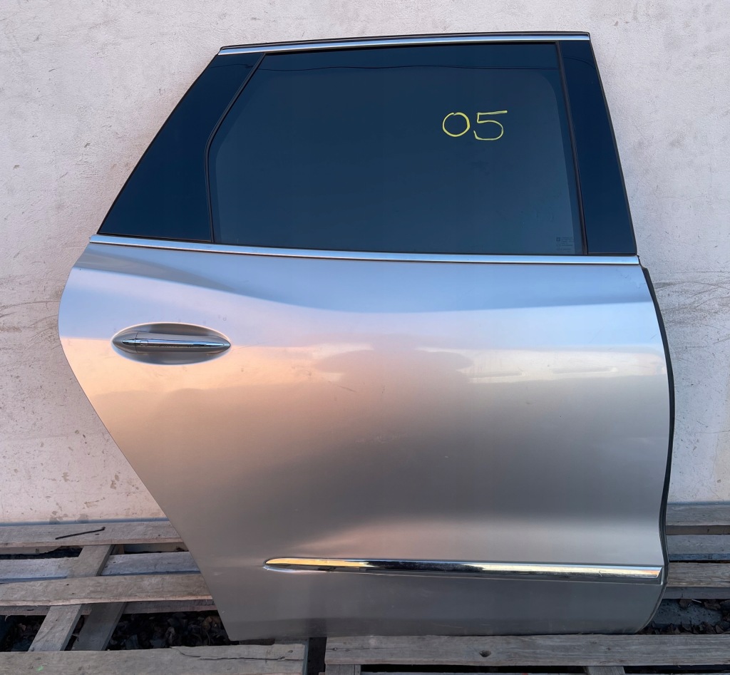 Купить O5 buick enclave ii 2017 - дверь правое задний  задние gan 23166567