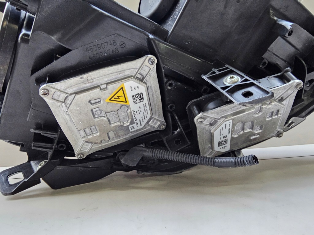 Лампа перед передняя левая lancia delta iii 3 ксенон европа с Разборки