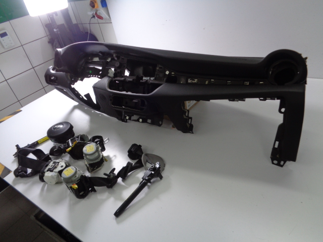 фото №1, Консоль приборная панель подушка безопасности ремни alfa romeo giulia 2016-