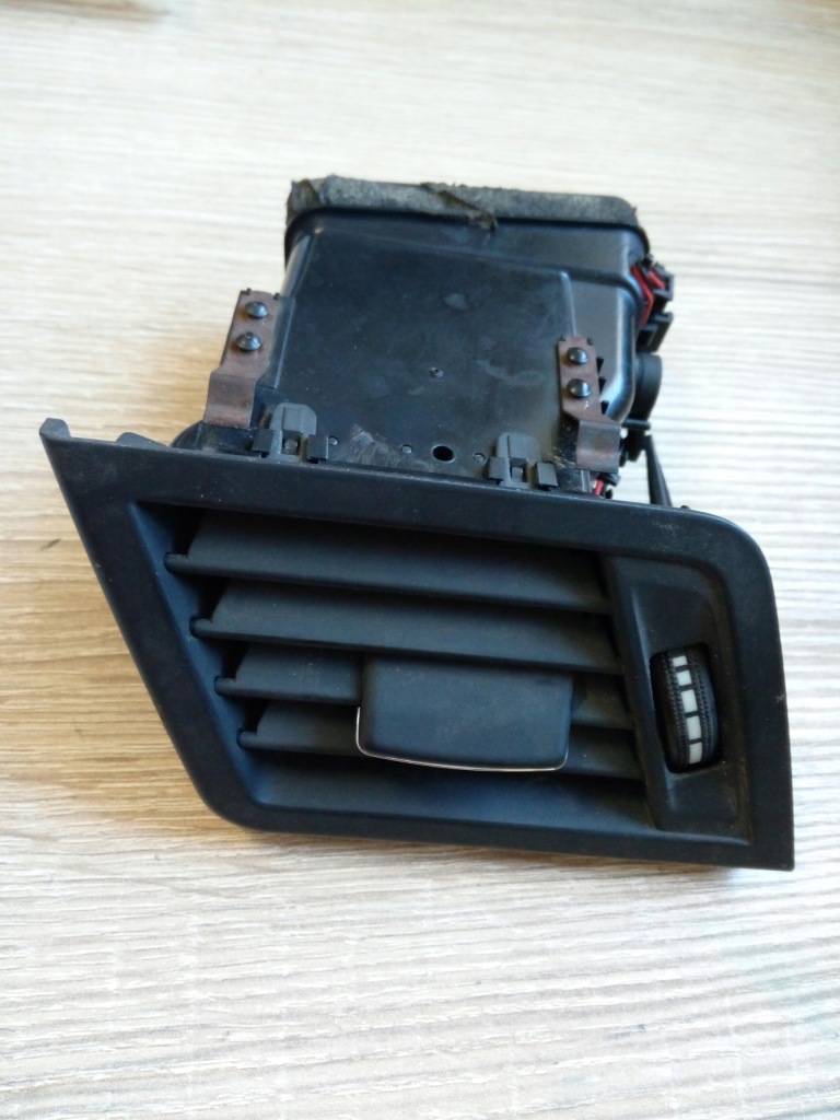 Купити Решітка обдув mercedes e-klasa w207 перед oryg.