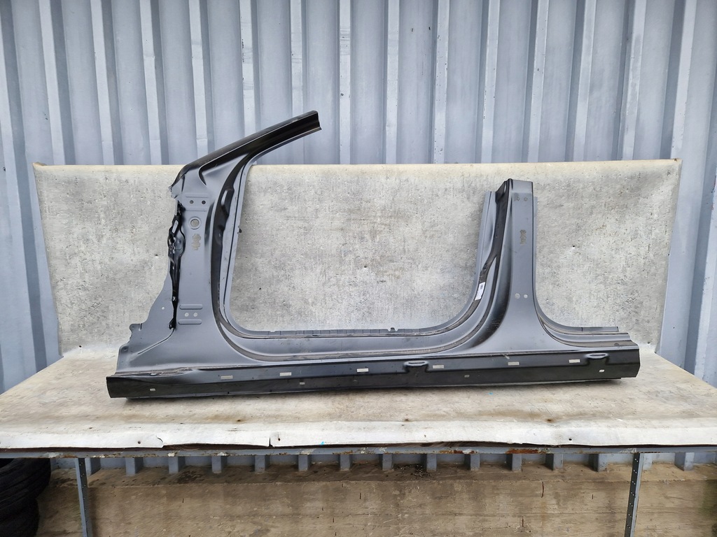 фото №1, Audi a4 b9 8w allroad поріг лівий обшивка nowe 8w9810075tc