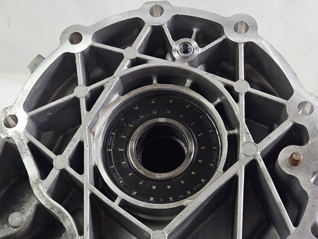 Диференціал редуктор коробки передач maserati levante m161 3.0d 06701527250 Оригінал