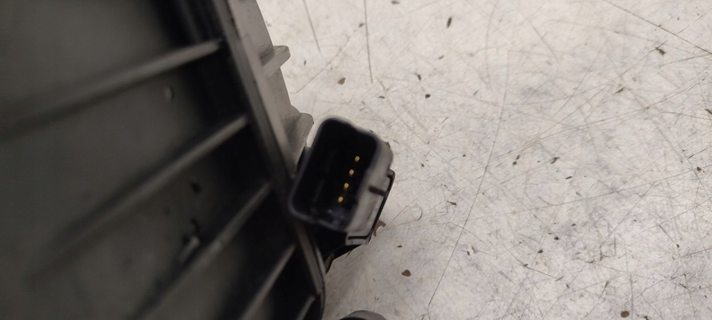 Колектор впускний  mini r56 1,6 vti Недорого