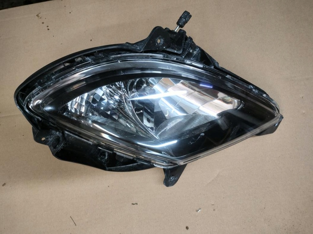 фото №1, Hyundai i20 1 i lift 12- противотуманная фара левый перед оригинальный номер