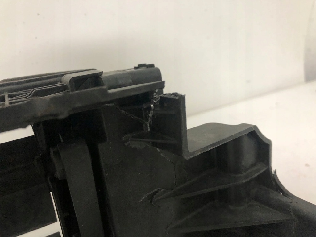 фото №13, Жалюзи воздуховод впуск шторка воздуха kia sportage v 21-