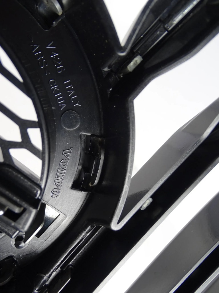 фото №8, Решётка радиатора volvo xc60 ii 31457465 31479498